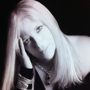 Meet your Posher, Fay